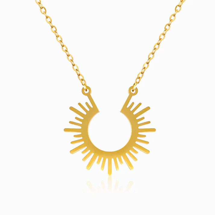 Colar em Aço Dourado com Sol Raiado
