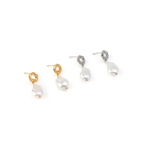 Brincos em Aço Dourado com Pérola