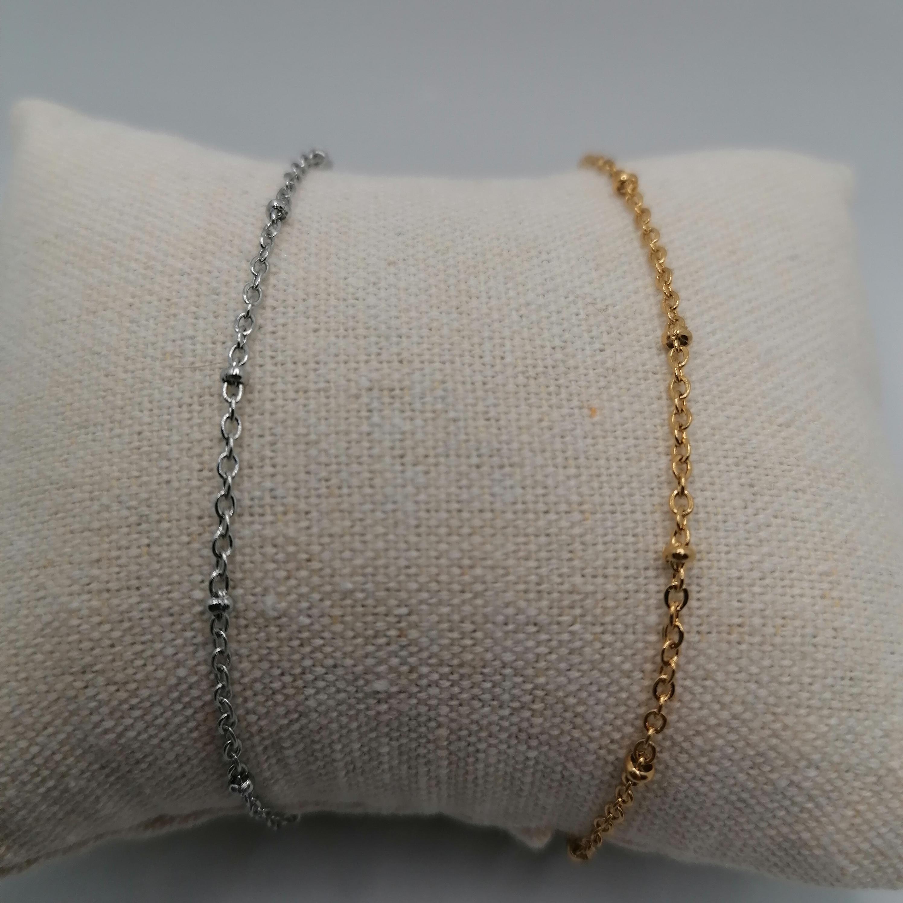 Pulseira de Pé em Aço Prateado com Bolinhas