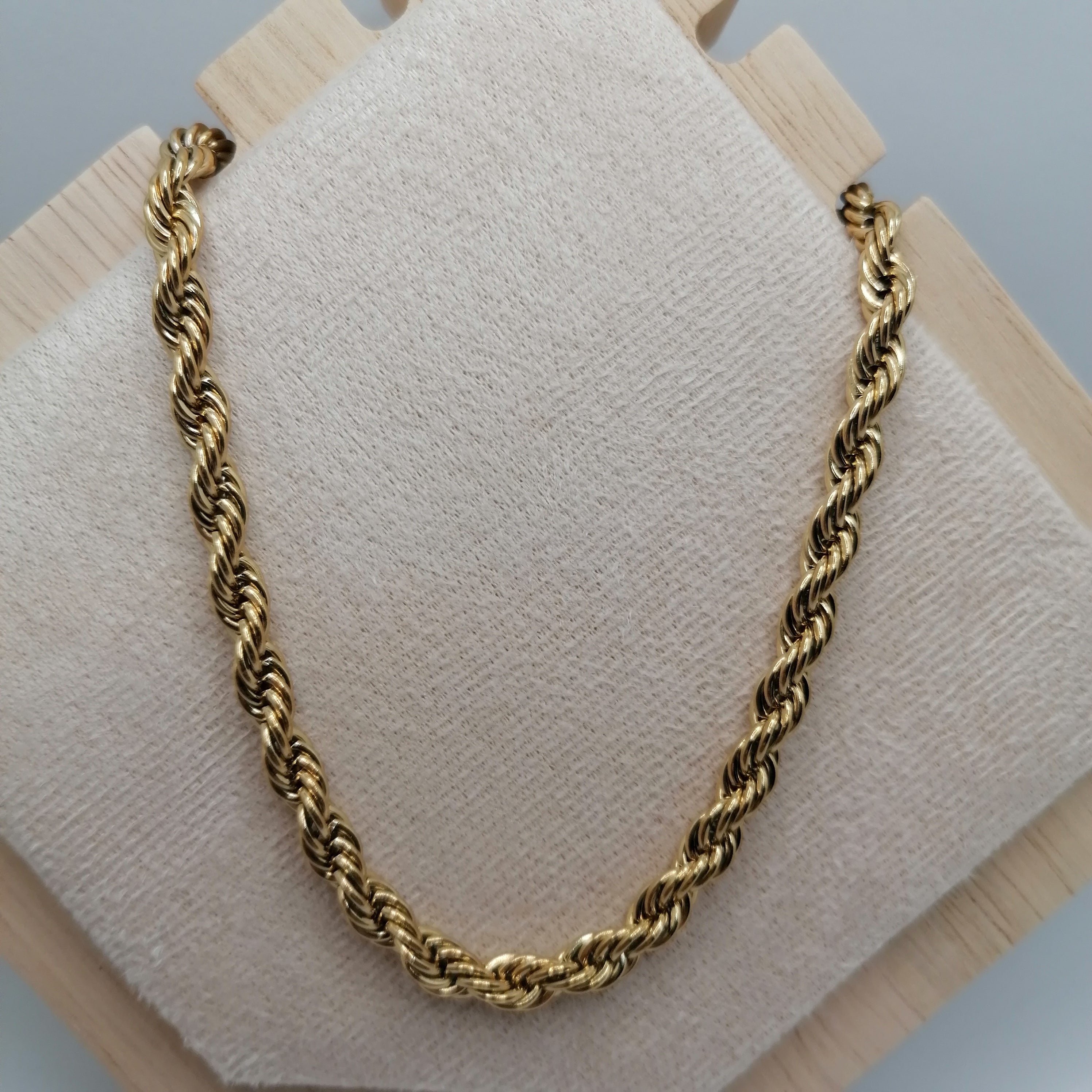 Colar em Aço  Dourado Corrente Torcida Dourado