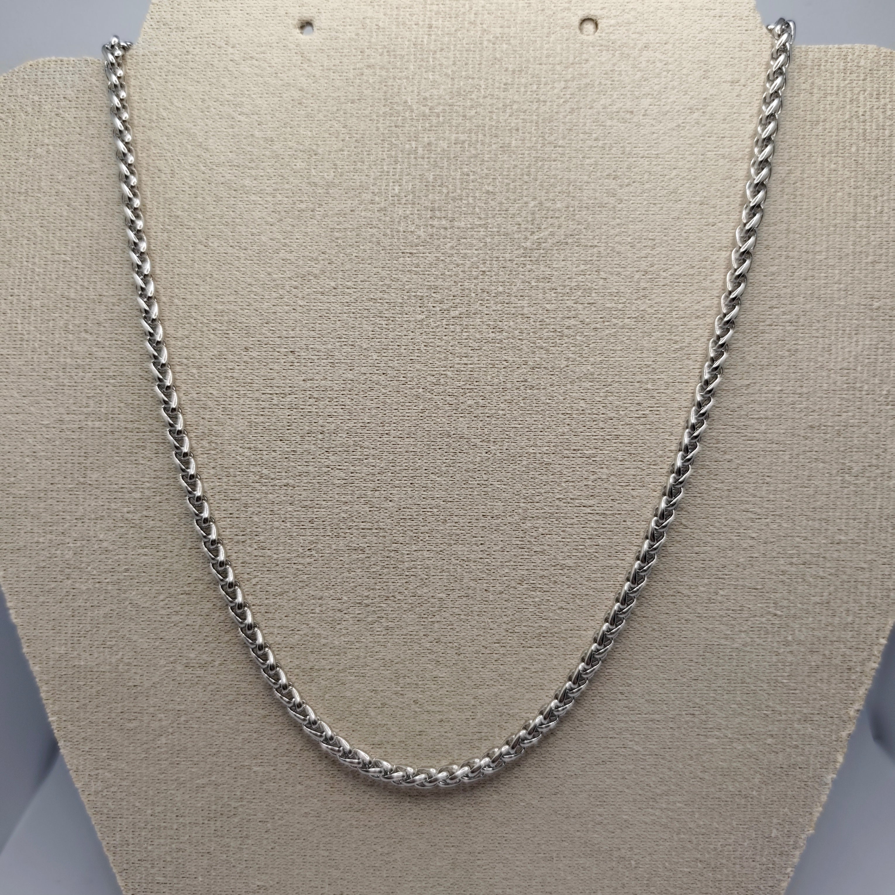 Colar Aço Prateado Entrançado