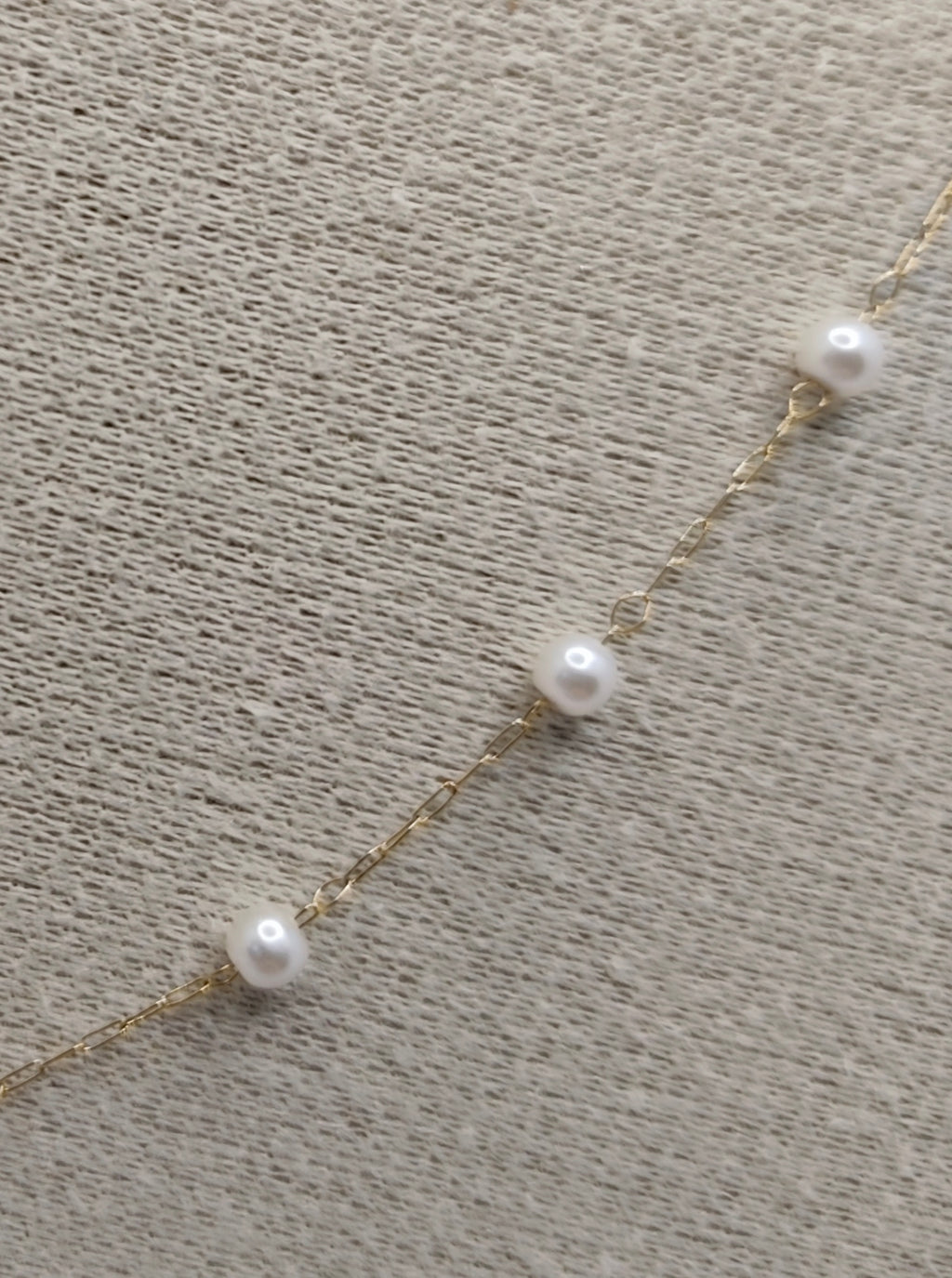 Colar Aço Dourado com Pérolas