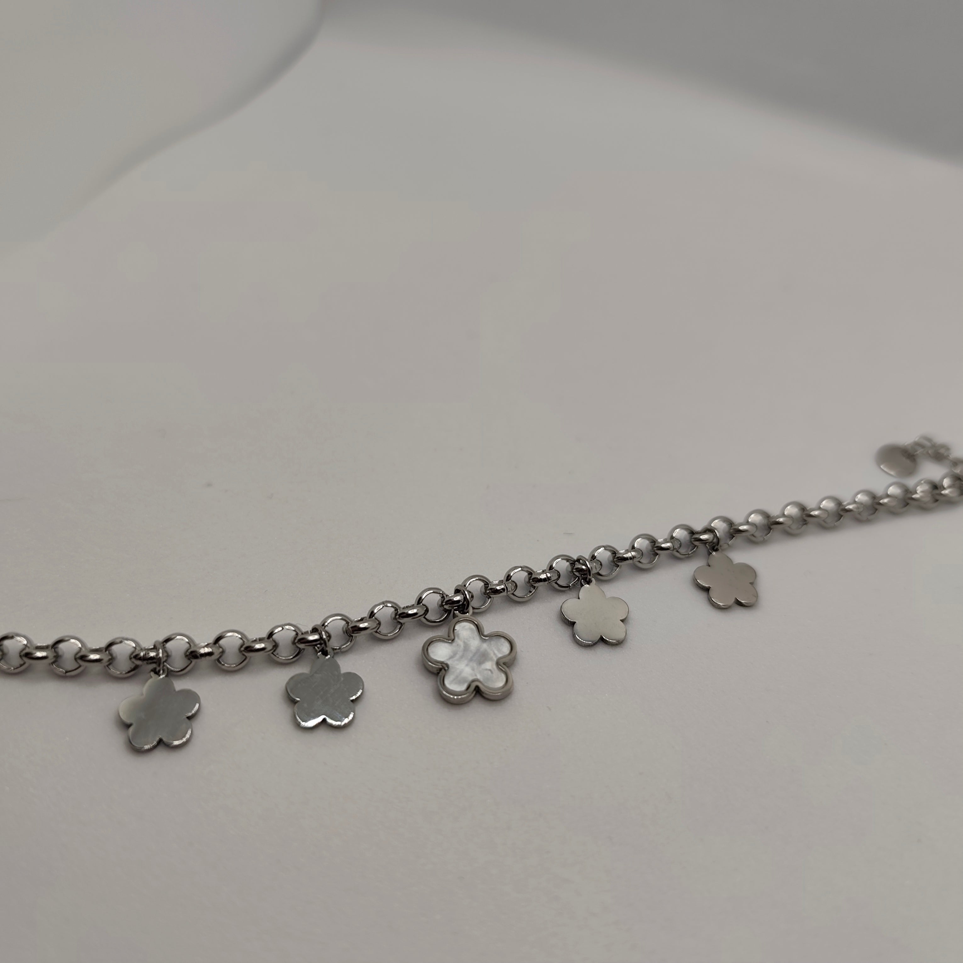 Pulseira Aço Prateado Trevos