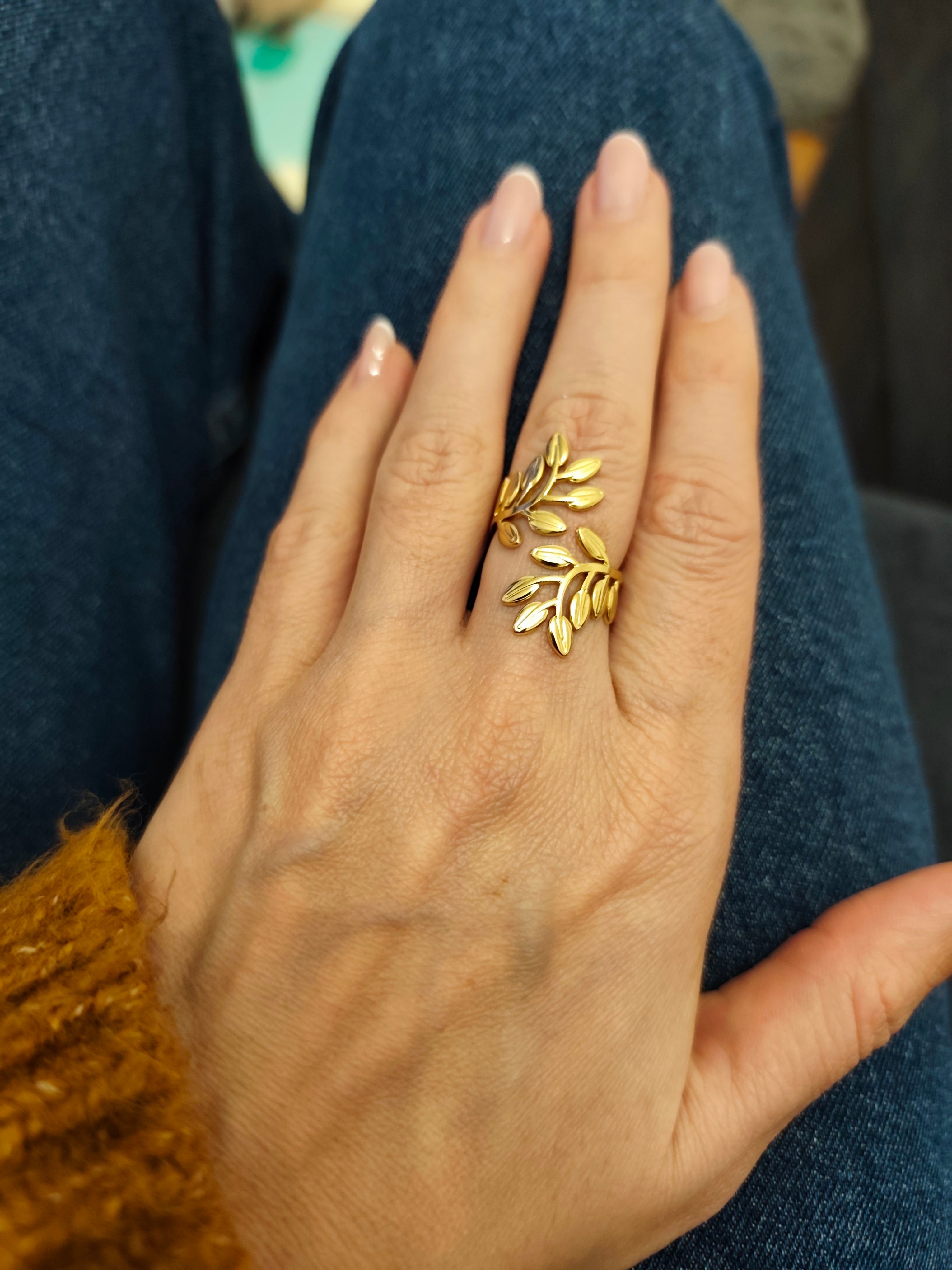 Anel Aço Dourado Folhas