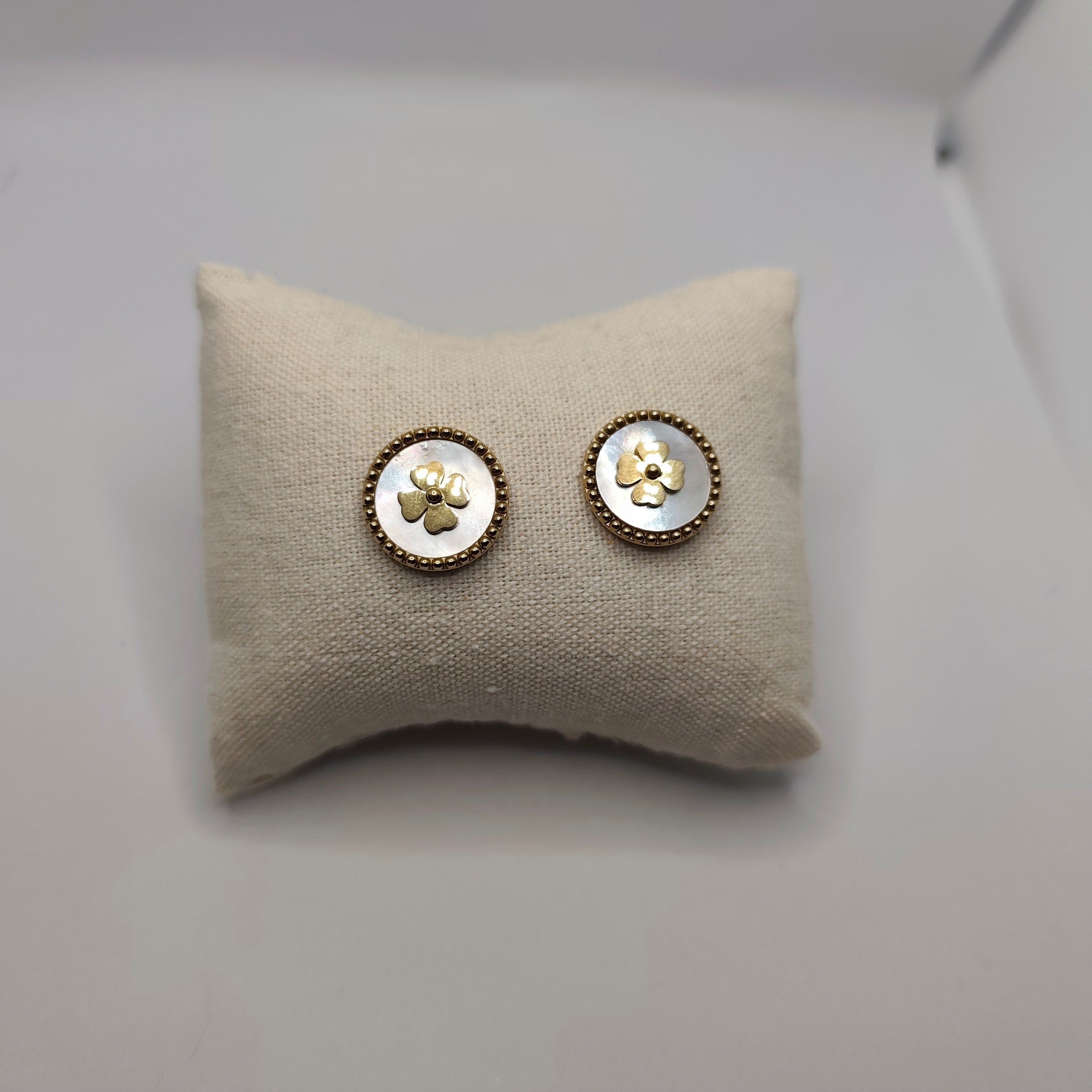 Brincos Aço Dourado Trevo